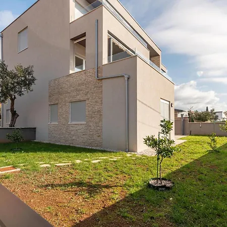 2 Bedroom Stunning In Sukošan