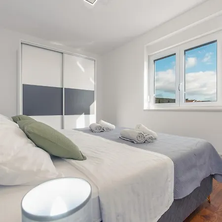 2 Bedroom Stunning In