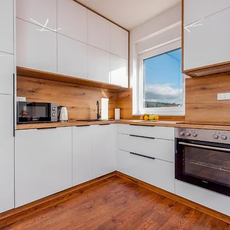 2 Bedroom Stunning In *